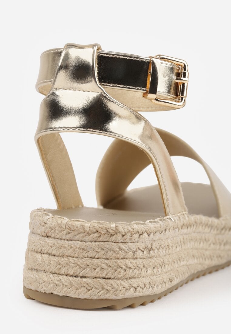 Złote Sandały VICES na Plecionej Platformie z Zapięciem na Pasek z Klamrą Evimoni