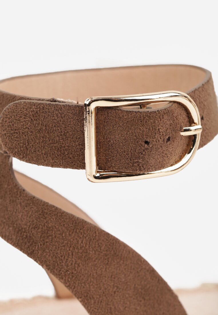 Brązowe Sandały VICES na Plecionej Platformie z Paskiem Wokół Kostki Daphelsa