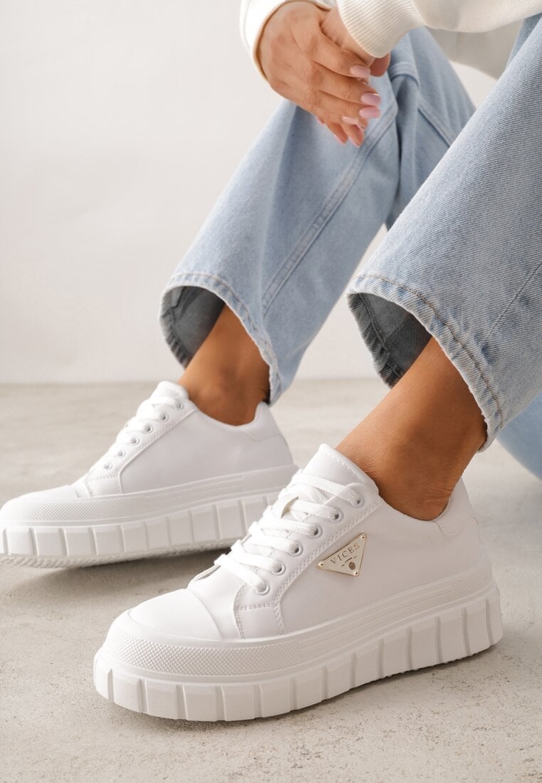 Białe Sneakersy VICES na Tłoczonej Podeszwie w Stylu Chunky Myninis