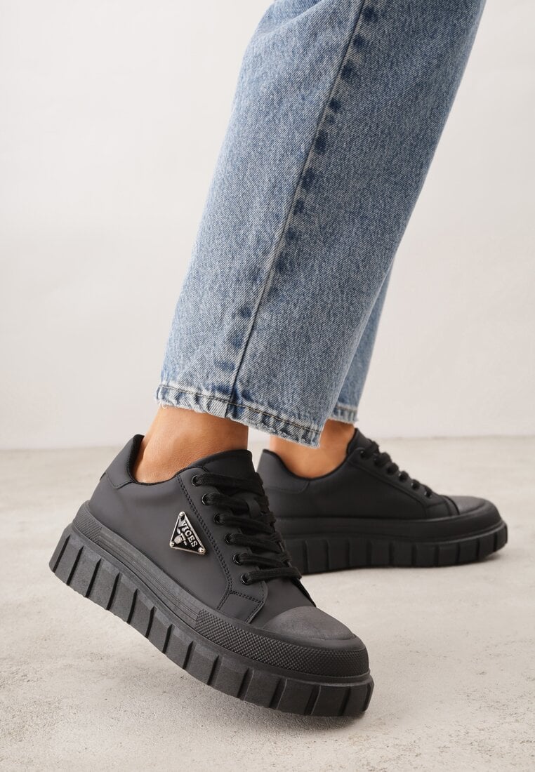 Czarne Sneakersy VICES na Tłoczonej Podeszwie w Stylu Chunky Myninis