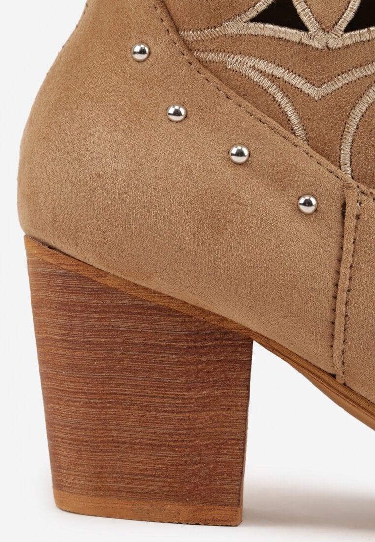 Ciemnobeżowe Ażurowe Botki Kowbojki VICES na Stożku Zdobione Nitami Sennatea