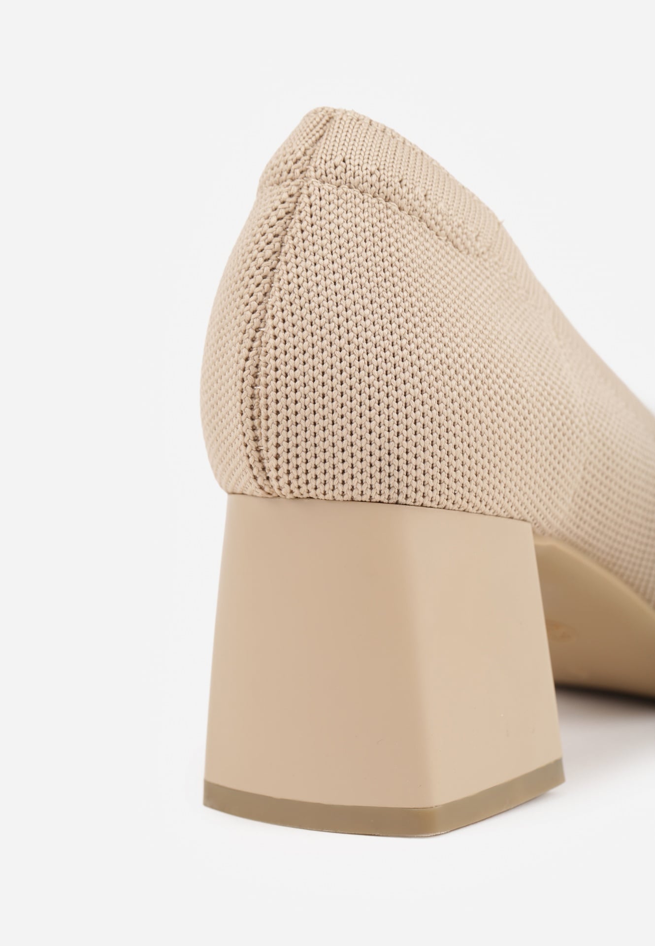 Ciemnobeżowe Czółenka VICES na Geometrycznym Słupku Daphilane