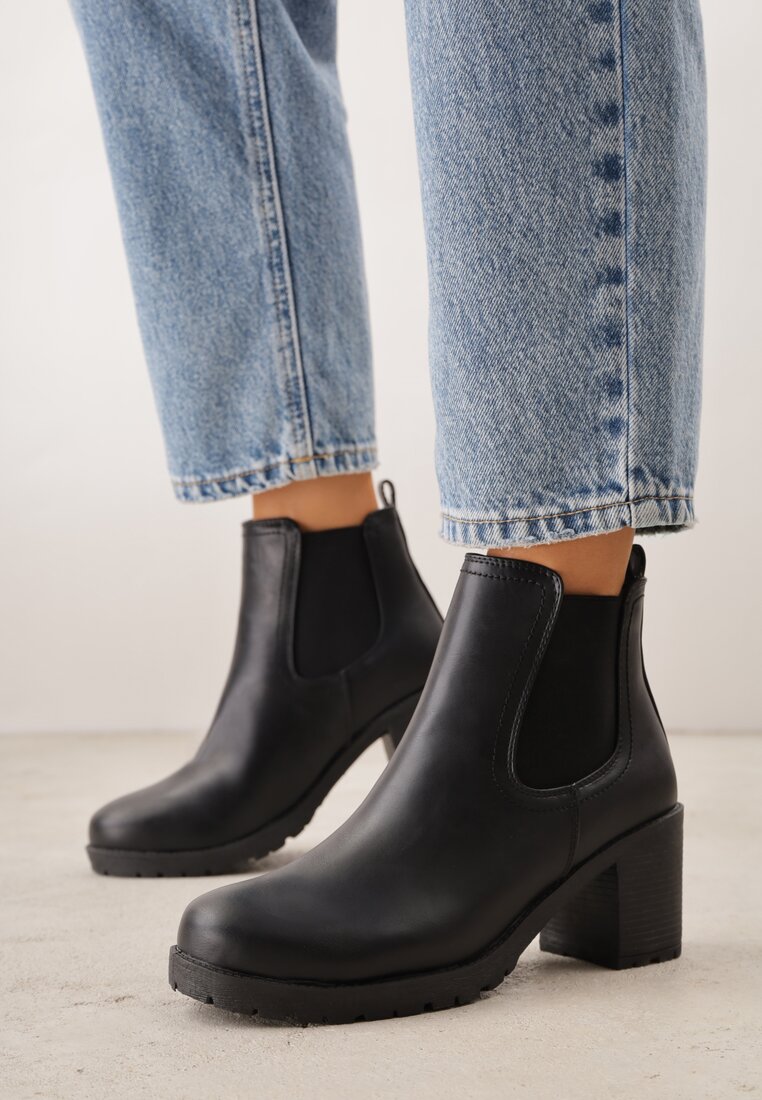 Czarne Botki VICES o Fasonie Sztybletów na Słupku Cezeire
