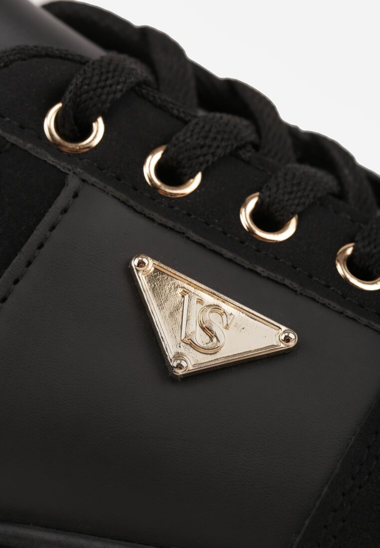 Czarne Chunky Sneakersy z Trójkątną Aplikacją VICES na Platformie Cezaline