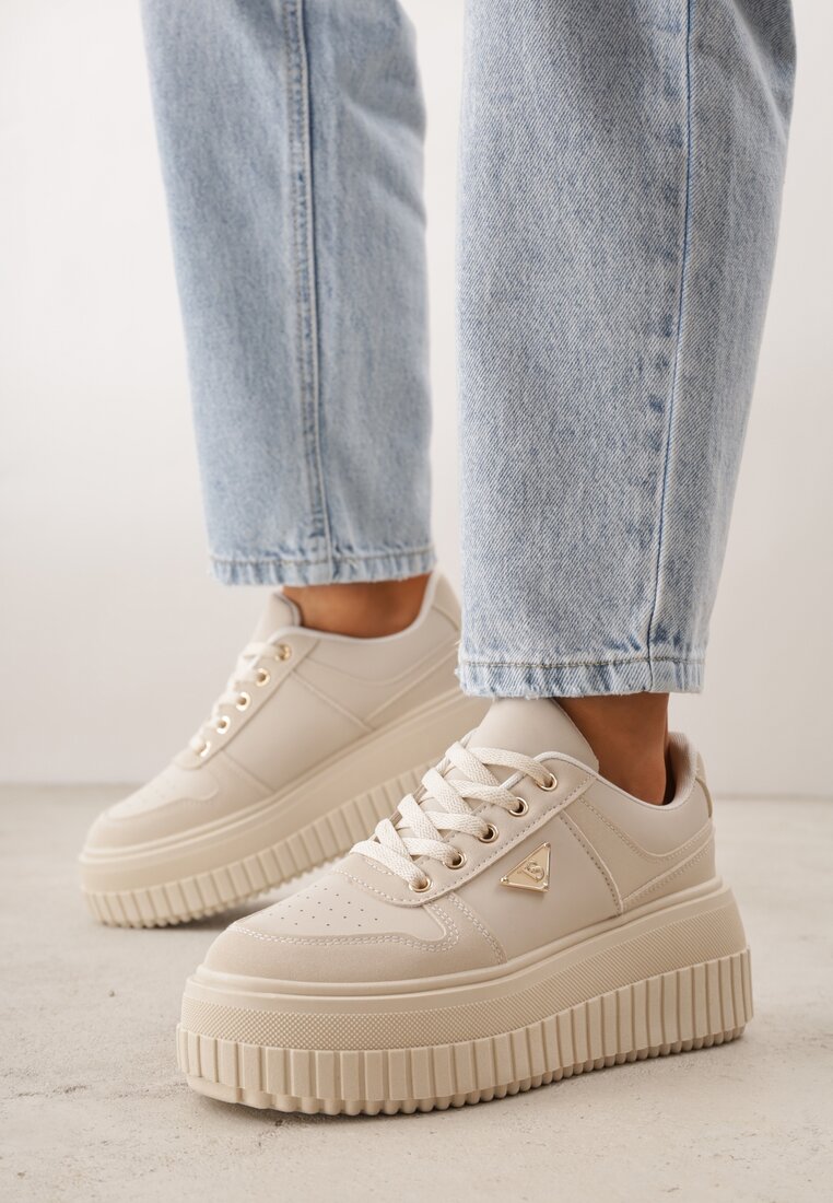 Beżowe Chunky Sneakersy z Trójkątną Aplikacją VICES na Platformie Cezaline