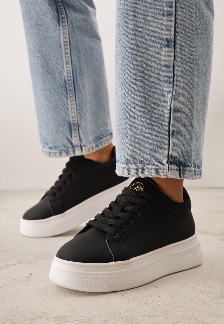 Czarne Sneakersy VICES Ozdobione Gwiazdą i Błyszczącą Wstawką Oranatta