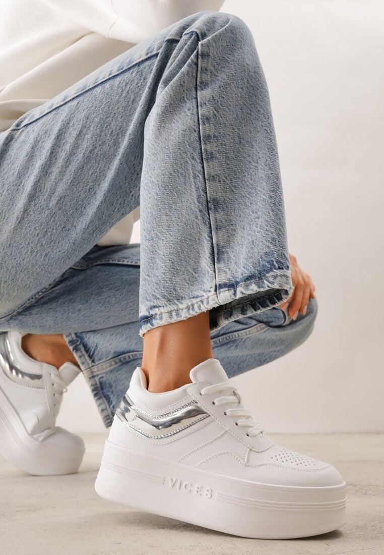 Biało-Srebrne Sneakersy VICES na Platformie Ozdobione Tłoczonym Napisem Berolla