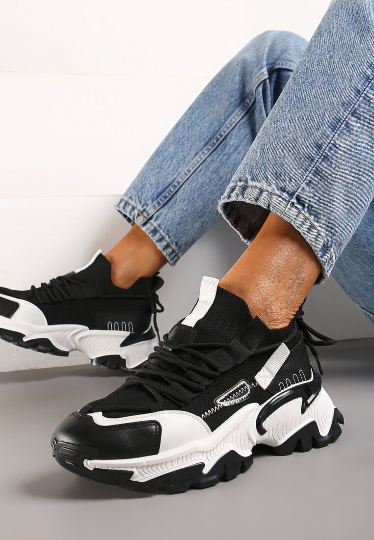 Adidași Negri Kharena