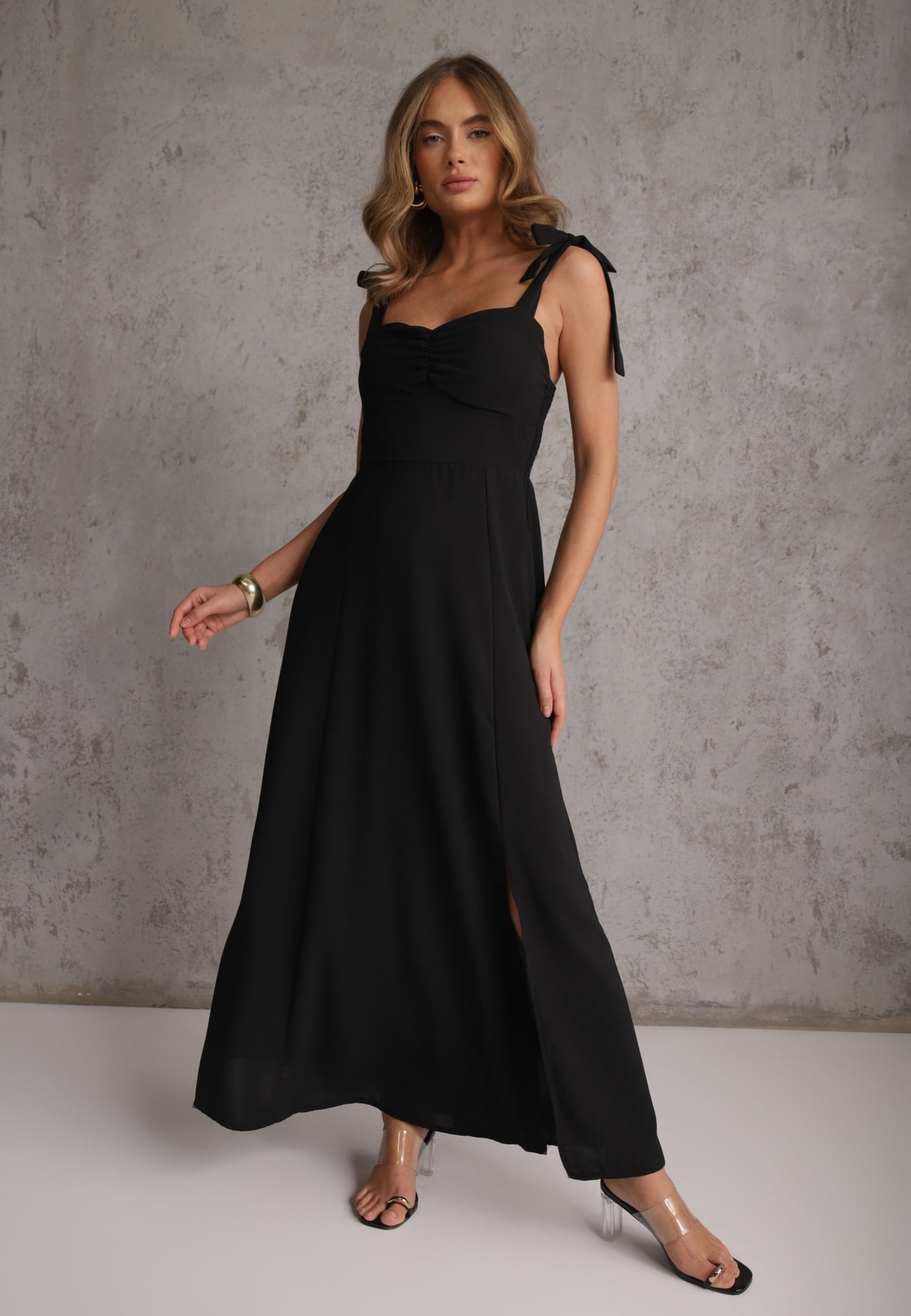 Rochie Neagră Cloș cu Bretele Legate și Decupaj Argomeda