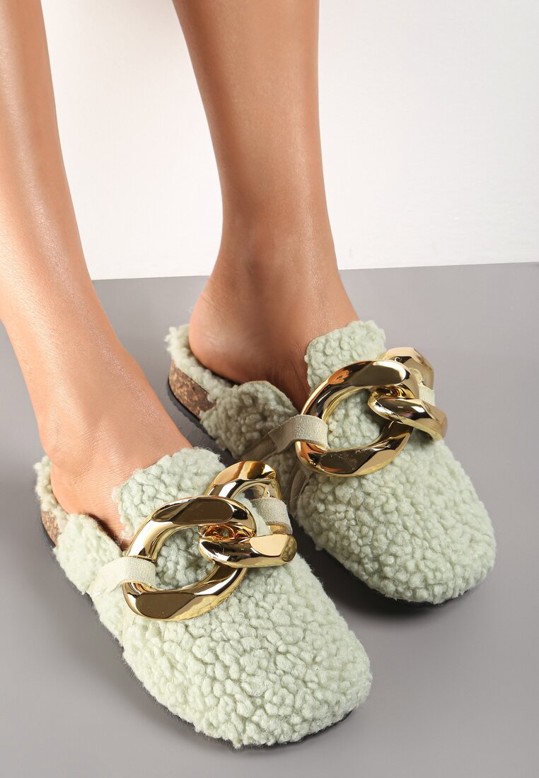 Papuci verzi cu lanț decorativ Dewerli