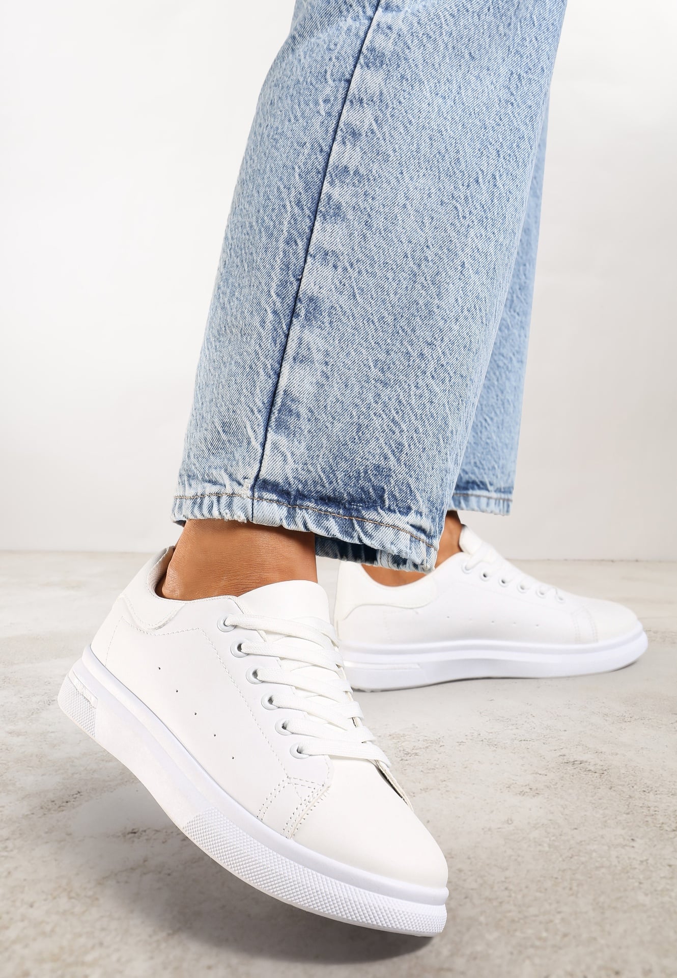 Sneakers albe legate cu talpă plată cu inserție la modă Zanelih