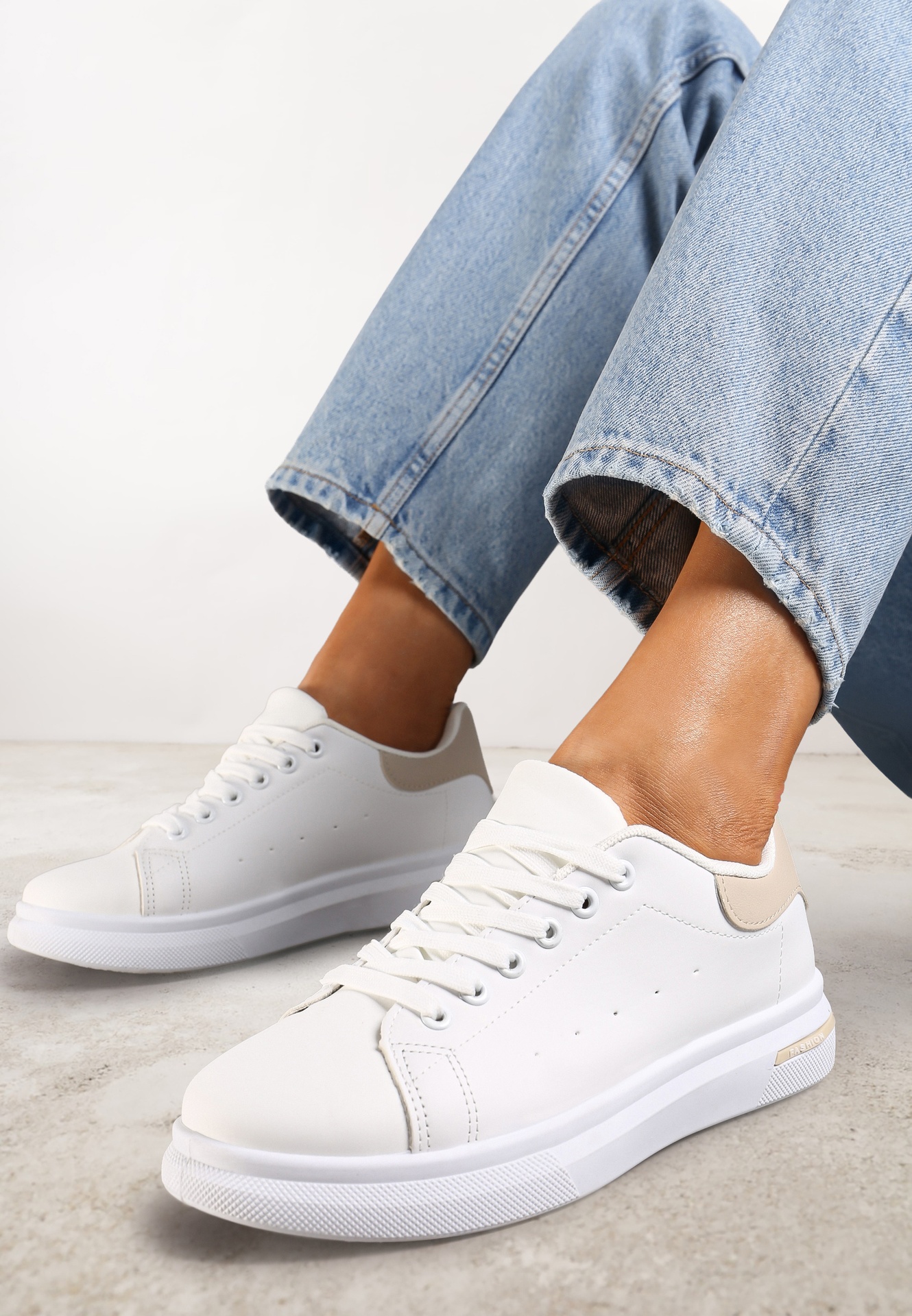 Adidași Alb-Bej Cu șireturi cu talpă plată cu inserție modernă Zanelih