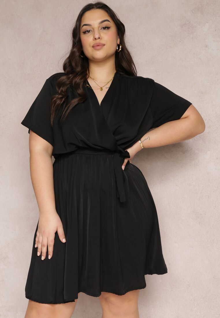 Rochie Neagră cu elastic în talie și decolteu petrecut Azrah