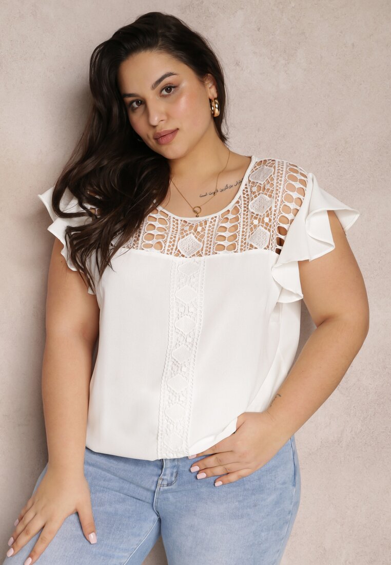 Bluză Albă cu volane în jurul umerilor și dantelă ajurată la decolteu Dastisa