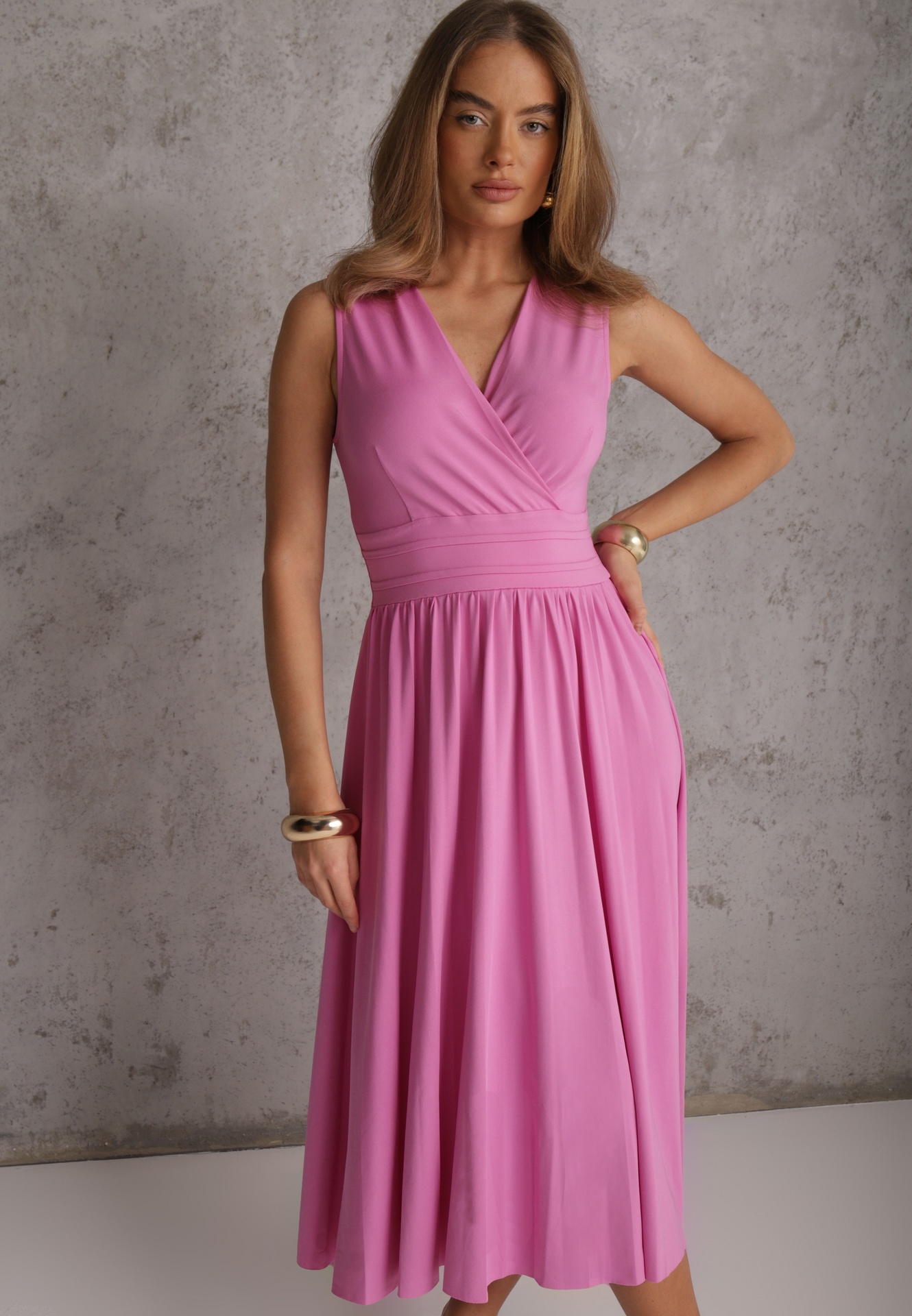 Rochie Roză cu Decolteu în Plic și Fustă Plisată Anamarie