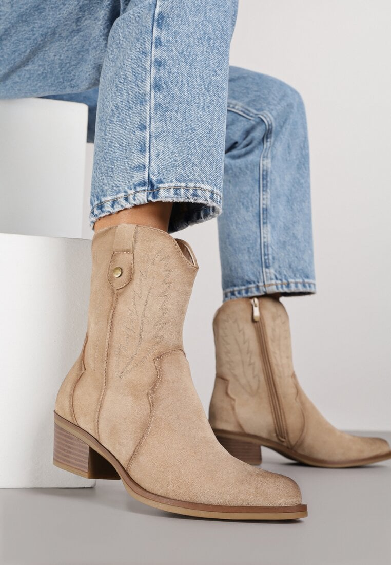 Botine Bej Cowboy cu Broderie Delicată Pionne