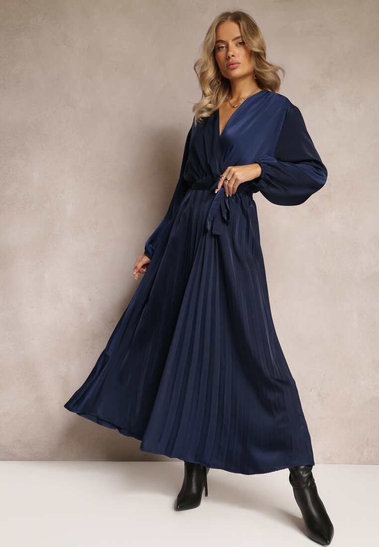 Rochie Maxi Bleumarin cu fustă plisată și decolteu petrecut Basila