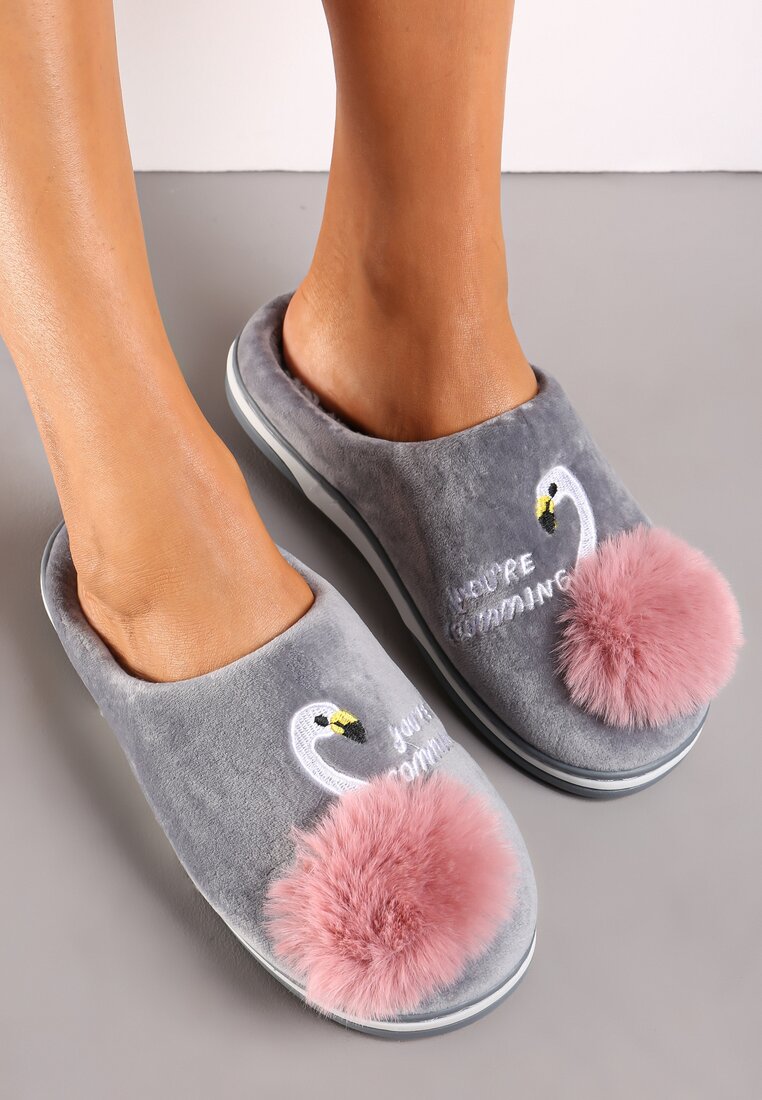 Papuci Gri cu talpă plată cu pompon și broderie Xamela