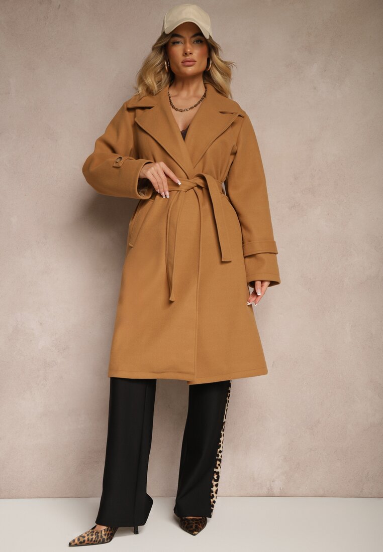 Palton lung bej închis legat la talie cu o curea din material cu nasturi decorativi pe mâneci Thakore