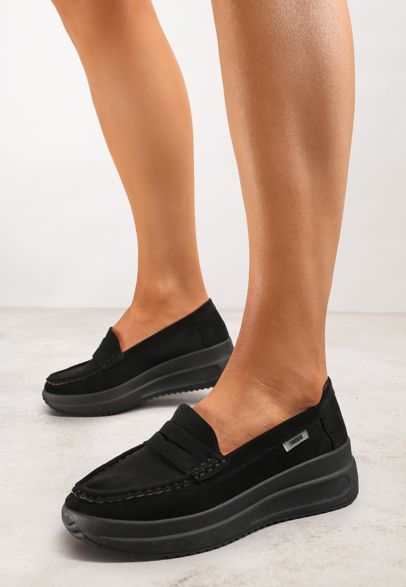 Mocasini Negri din imitație de piele intoarsă pe Platformă Decorați cu O Curelușă Adrancia