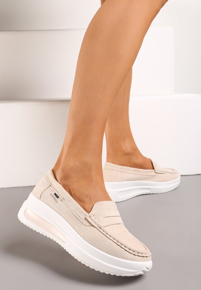 Mocasini Bej din eco-piele întoarsă pe platformă decorați cu o baretă Adrancia