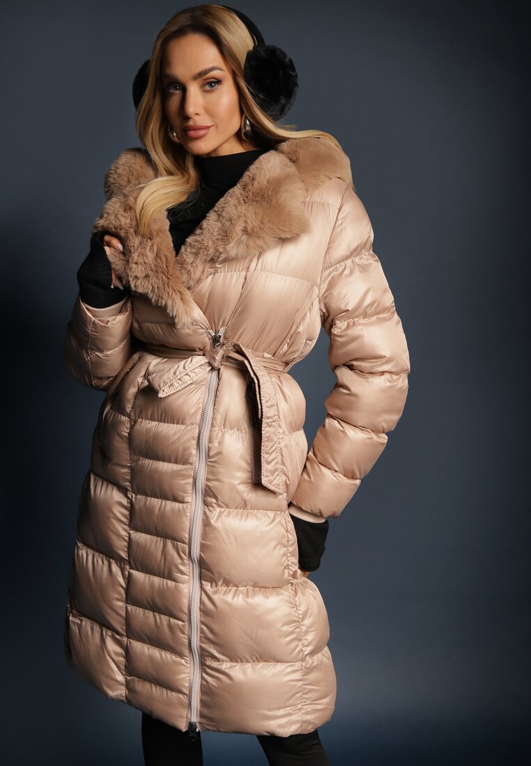 Geacă palton bej matlasată sub genunchi cu cordon și blană Vivenda