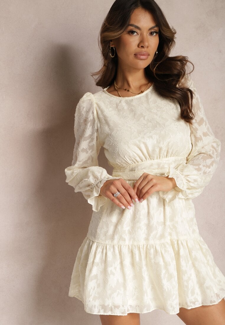 Rochie Mini Bej Deschis din Țesătură Plumeti și cu Volan Coucile