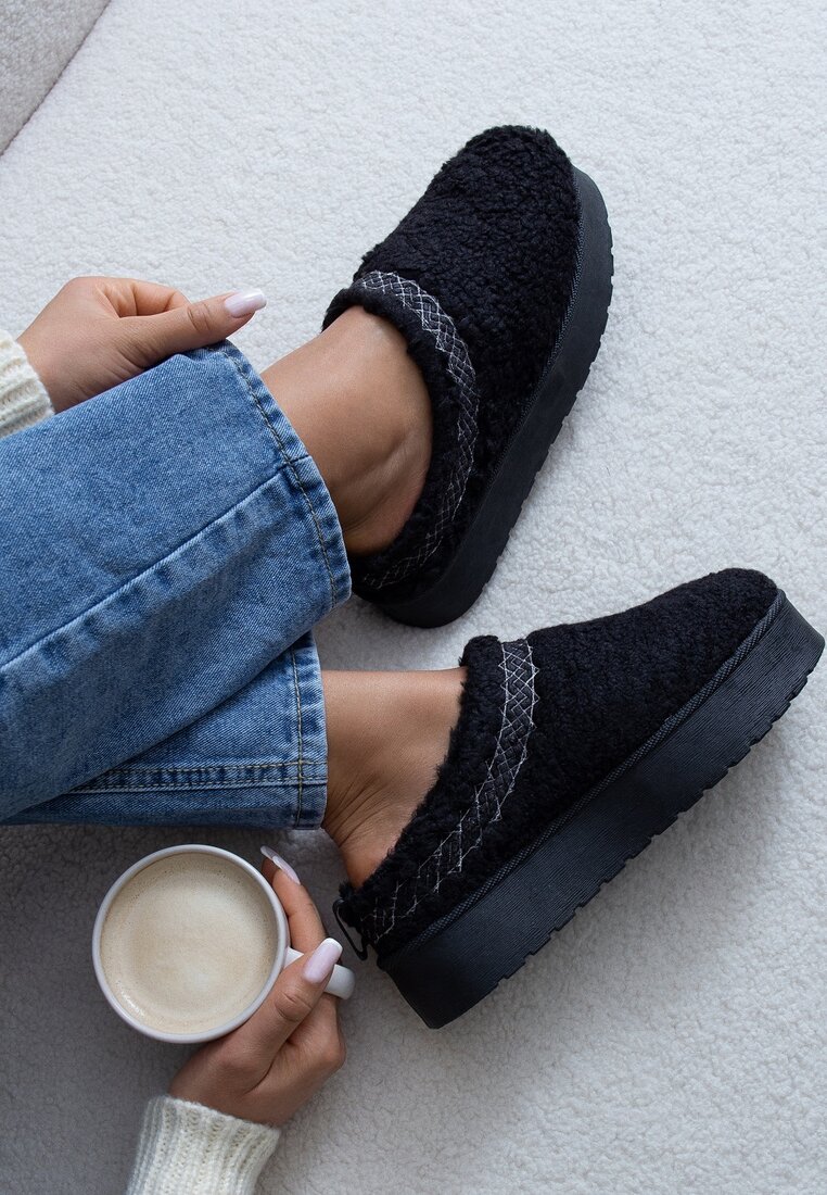 Papuci Negri pe platformă cu bordură decorativă Topor