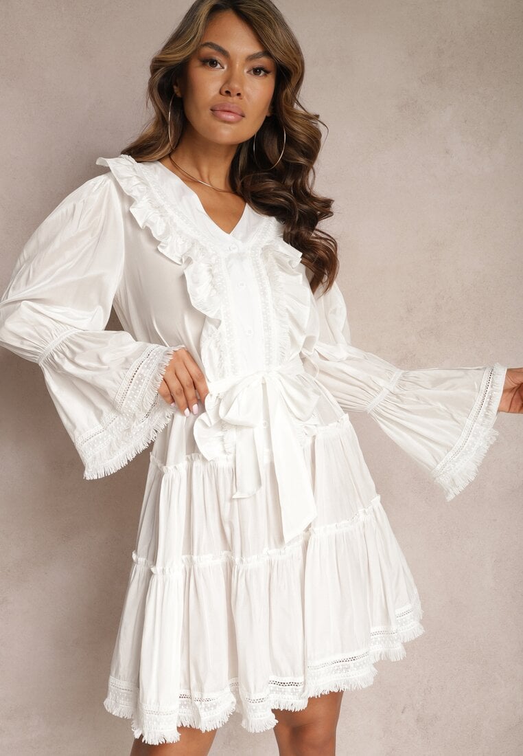 Rochie Albă Evazată Mini cu Volane Decorative, Nasturi și Curea din Material în Talie Miorma