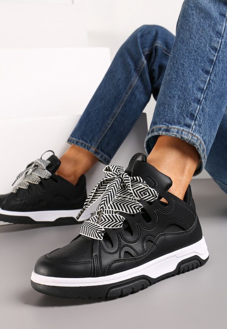 Adidași Negri cu Șireturi Lari Nolita