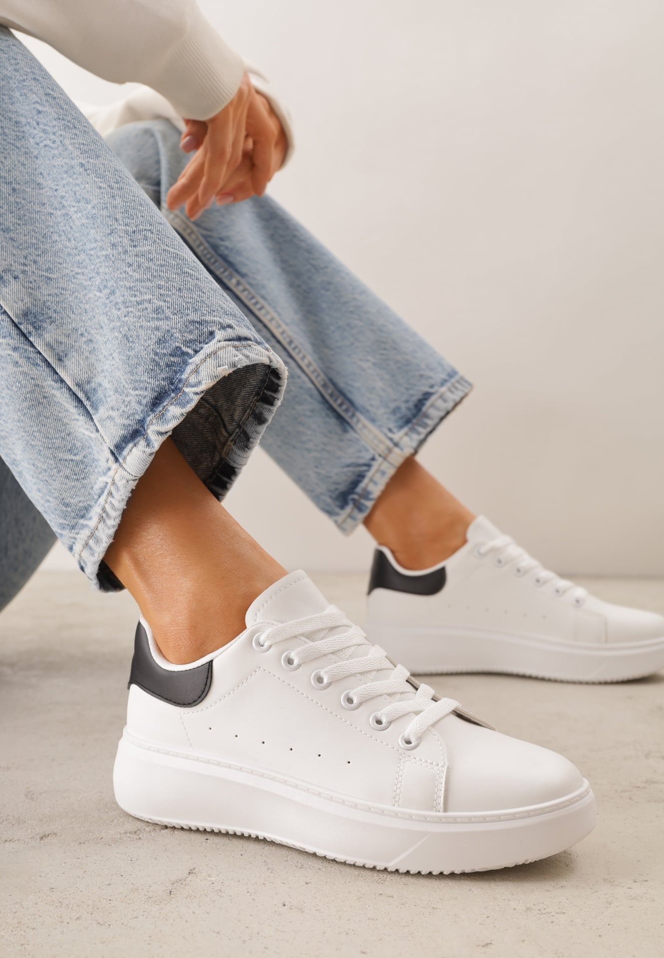 Adidași Alb-Negru din Piele Ecologică cu Talpă Groasă cu Șireturi Serizia