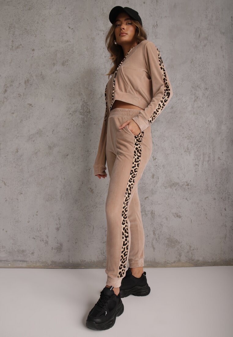 Compleu de trening bej din velur decorat cu benzi cu imprimeu leopard Anilwo