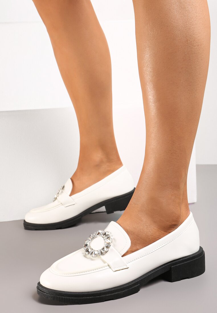 Mocasini Albi cu Talpă Plată cu Cusături și Cataramă cu Zirconii Tarinni