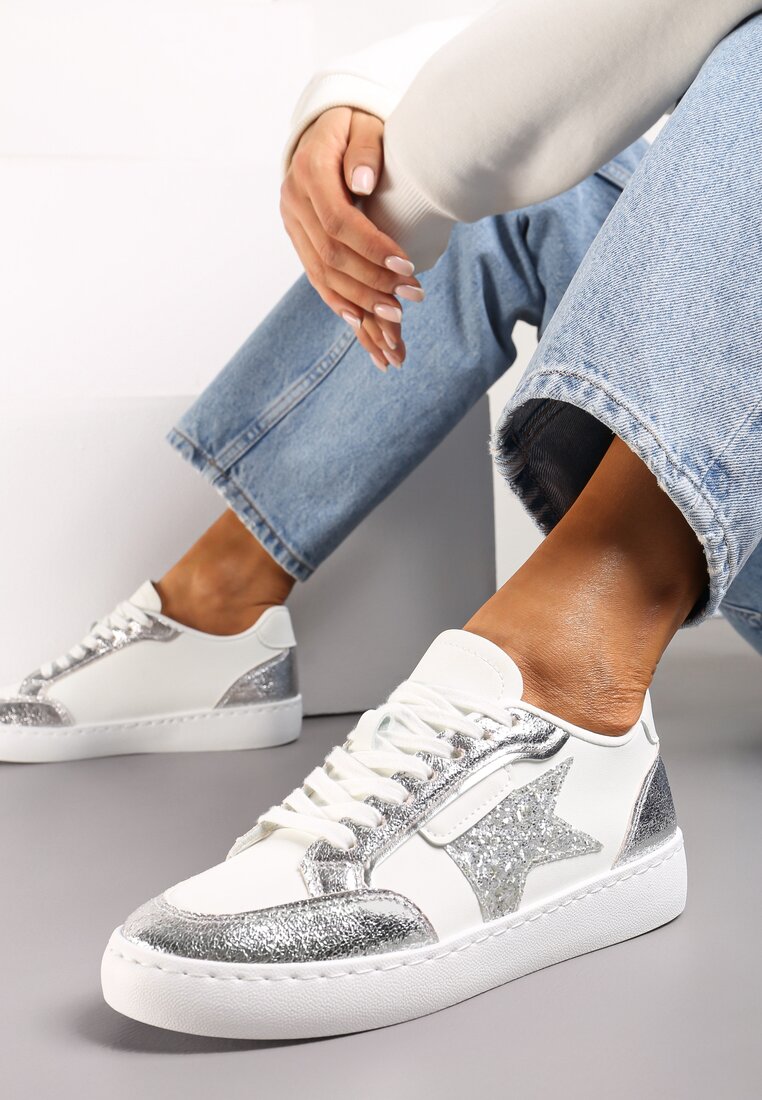 Adidași Argintii cu Inserții cu Sclipici și o Stea Reniva