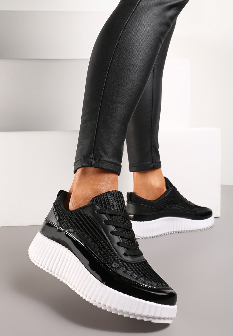 Sneakersy Czarne pe Platformă Decorate cu Nituri și cu Inserții Patchwork Jeneria