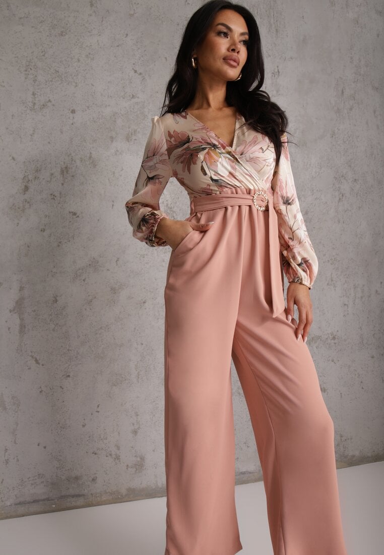 Salopetă Roz Floral cu decolteu petrecut cu cordon și picioare largi Vinia