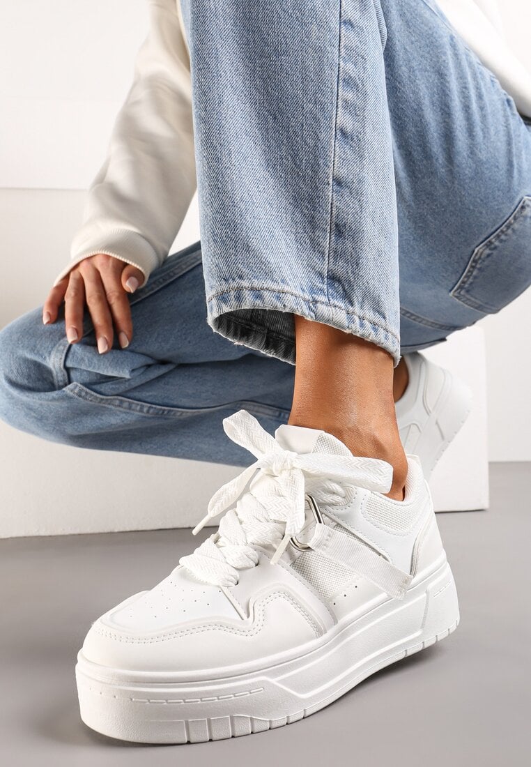 Sneakers Albi pe Platformă Joasă cu Pandantiv și Șireturi Decorative Salam