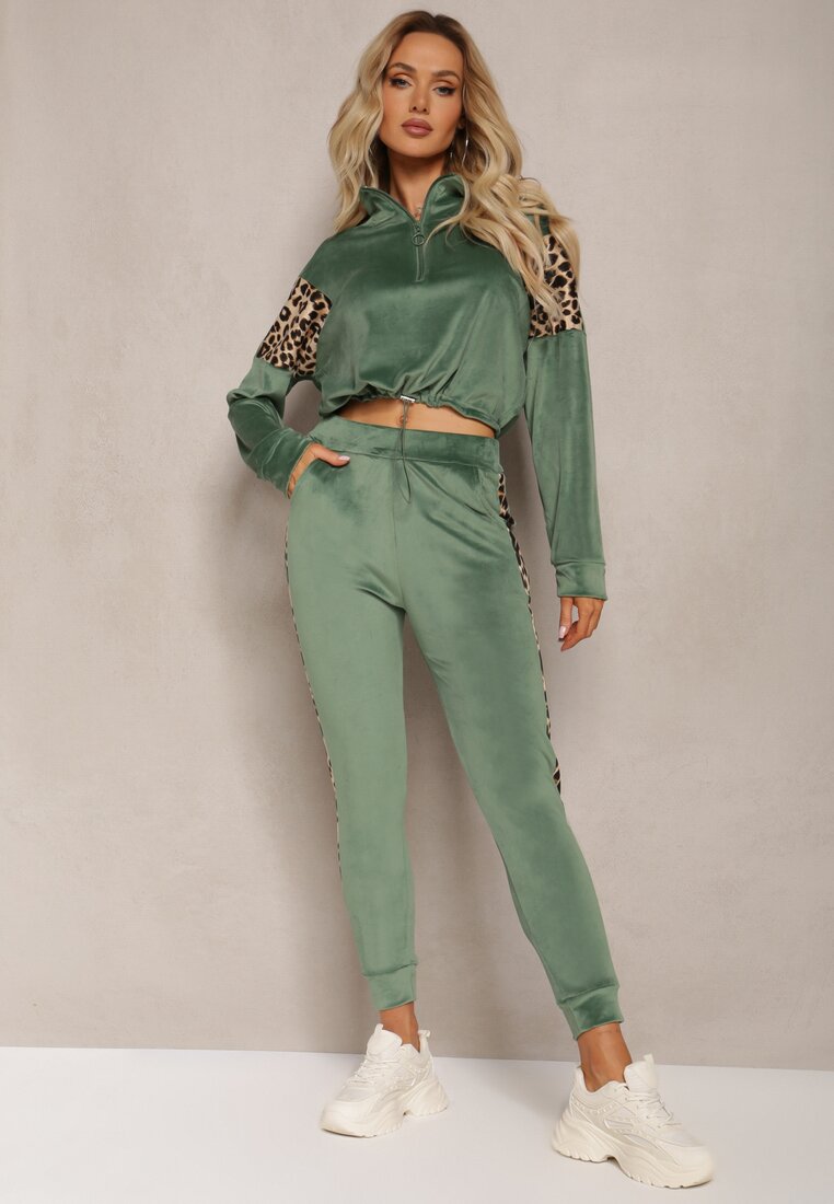 Set de trening Verde din velur, bluză scurtă și pantaloni cu inserții cu imprimeu leopard Kilima