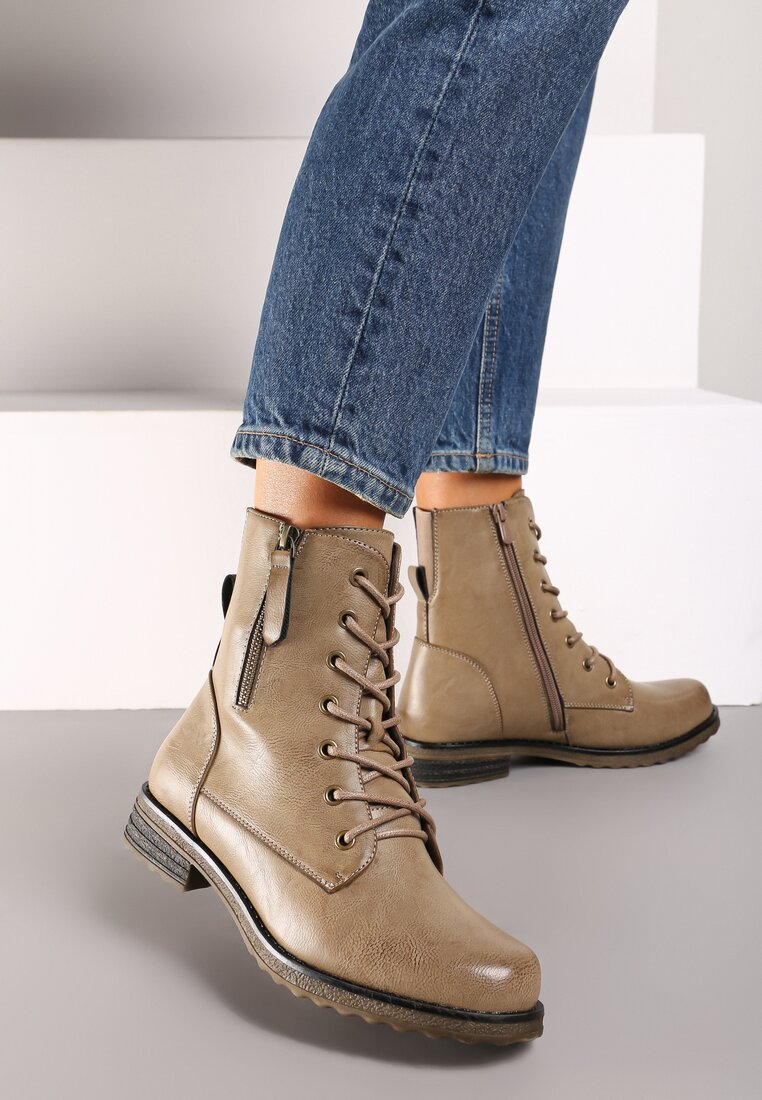 Ghete tip worker bej închis cu șireturi, cu talpă plată, decorate cu fermoar Tarinda