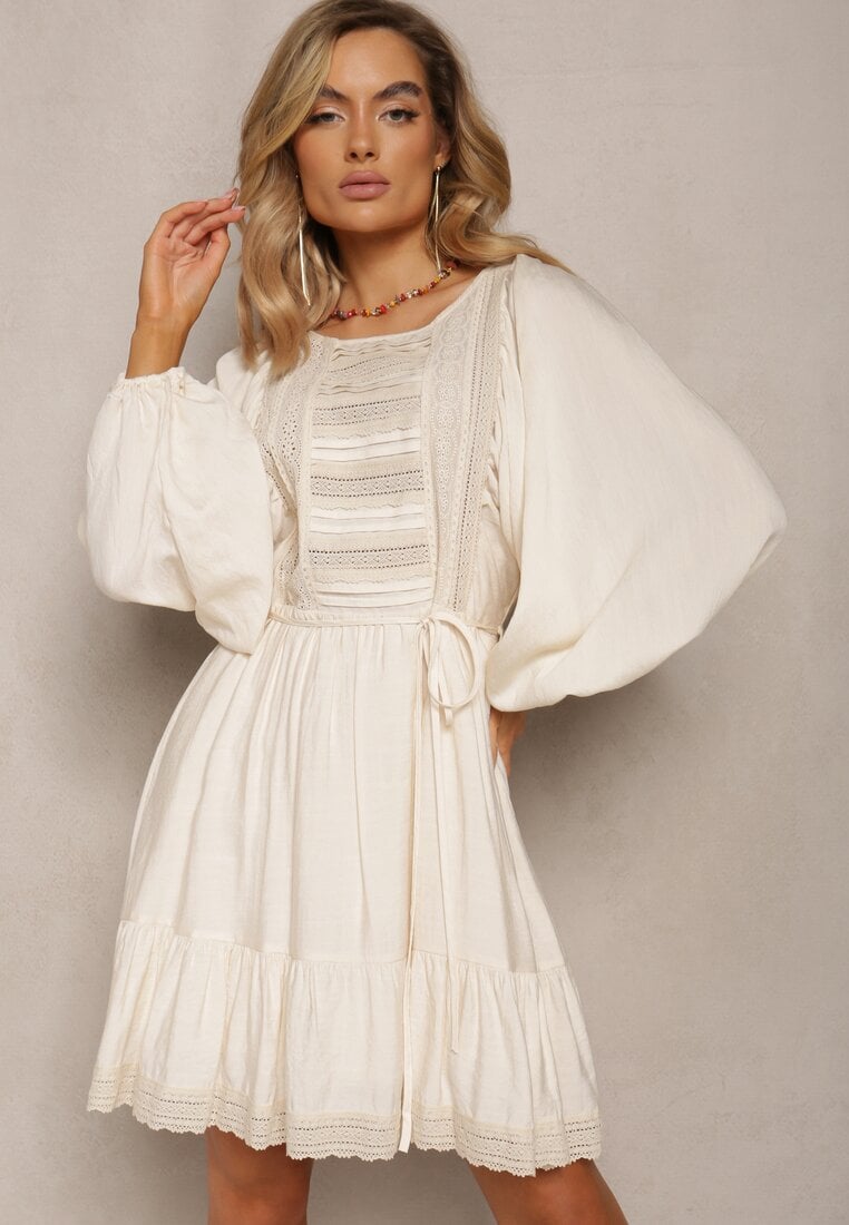 Rochie Bej deschis Boho Decorată cu Inserții Ajurate și Dantelă cu Șnur în Talie Lanekade