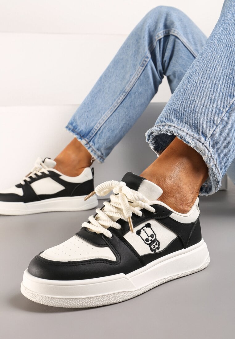 Sneakers Cu șireturi Negru-Bej din Piele Ecologică Cu Aplicație Decorativă și Perforații Vetria