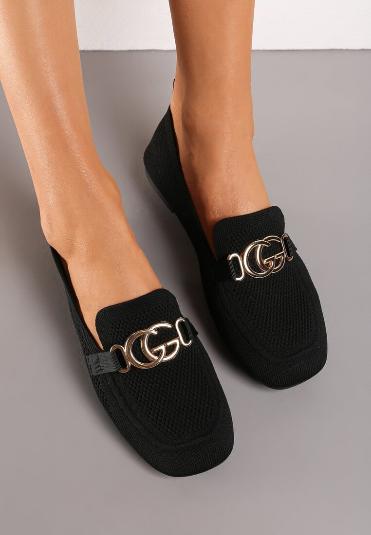 Mocasini negri slip-on cu vârf oblic și cataramă metalică Kanela