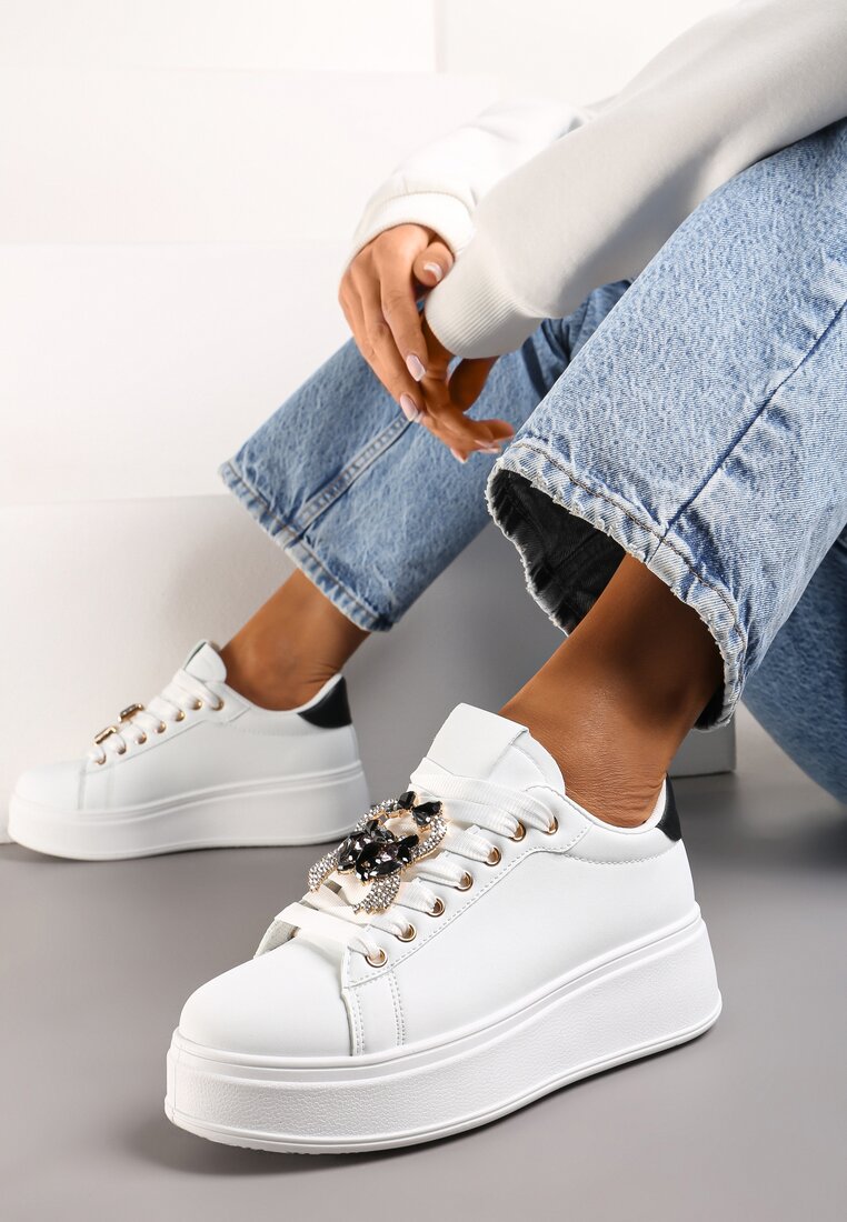 Adidași Alb-Negru cu Platformă și Aplicații Bijuterie Detașabile pe Șireturi Tamaki