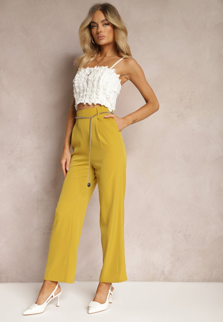 Pantaloni Galbeni Eleganți cu picioare evazate finisați cu un lanț decorativ în talie Hamophona