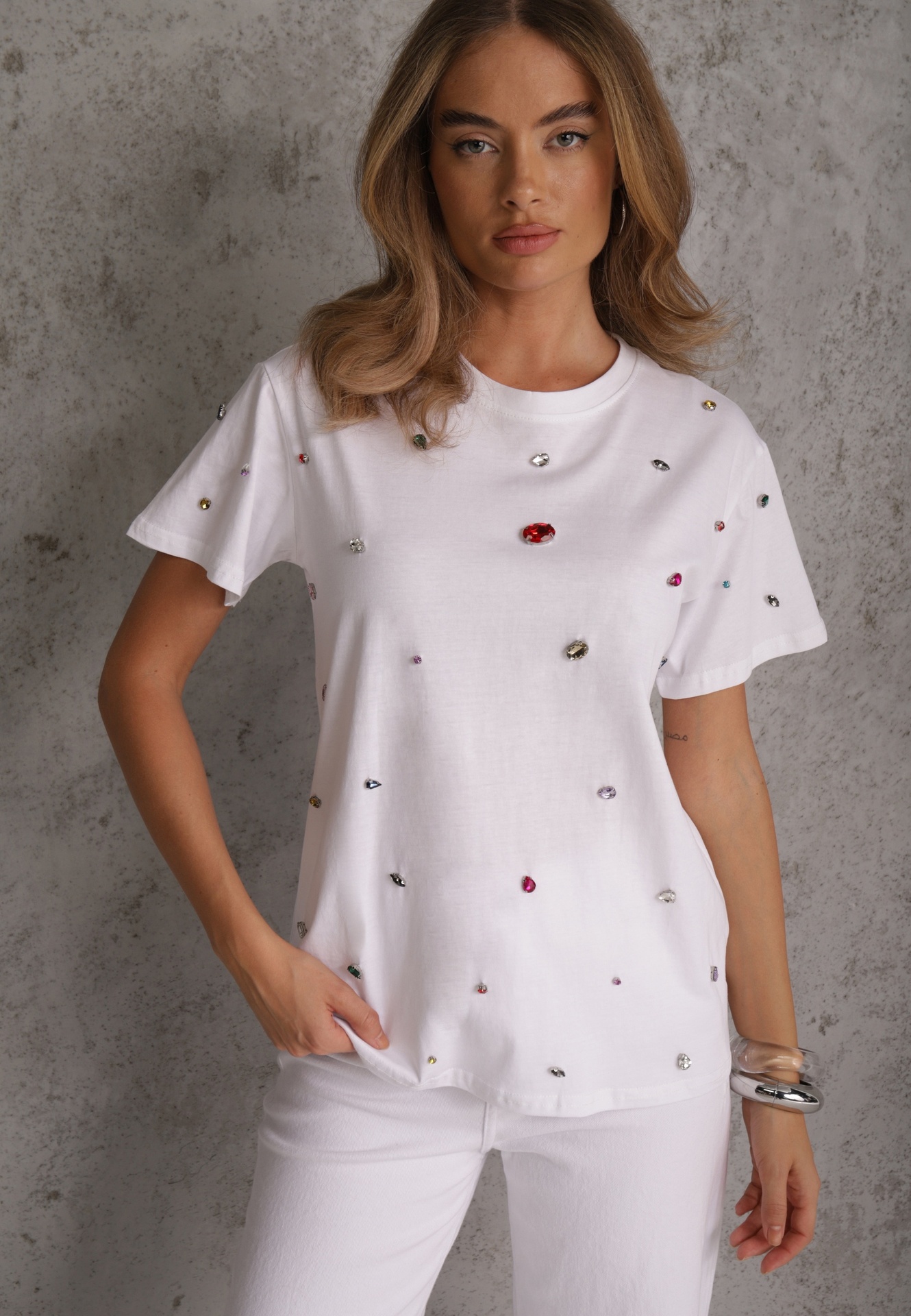 Tricou Alb cu Zirconii în Diverse Culori Varcia