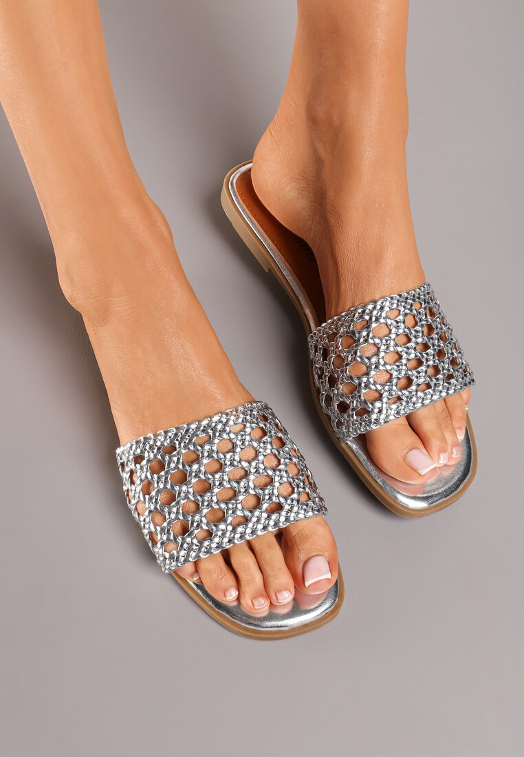 Papuci Casual Argintii cu Talpă Plată cu Baretă Perforată Ellnara