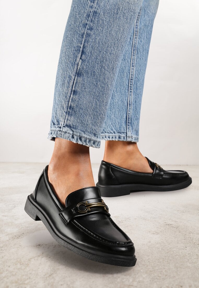 Mocasini Negre cu Talpă Plată decorate cu Aplicație Metalică Evaretha