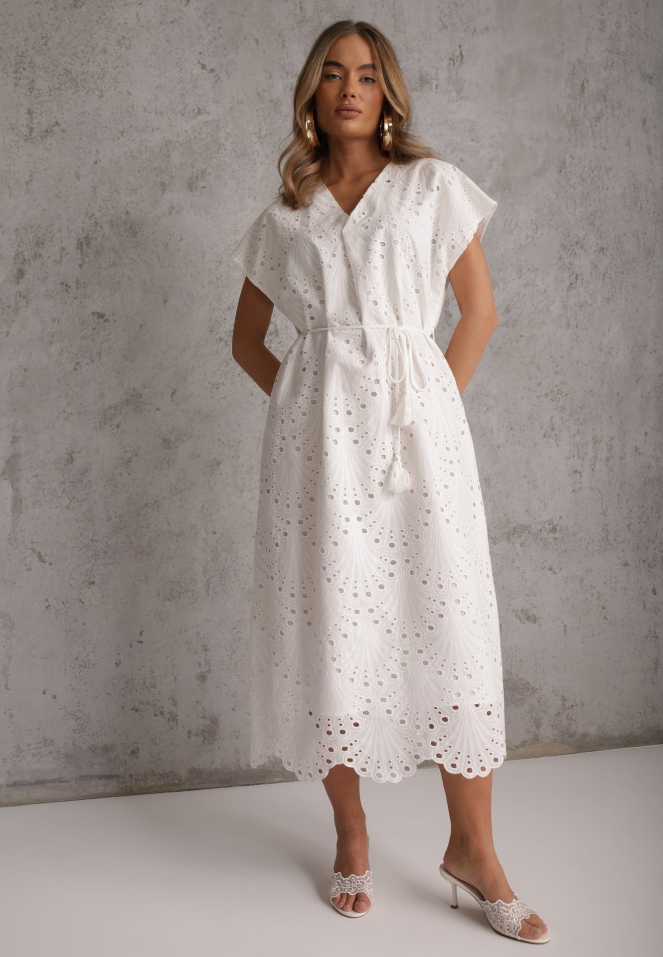 Rochie Albă din Bumbac Decorată cu Broderie cu Mânecă Scurtă și Curea din Material Dimisha