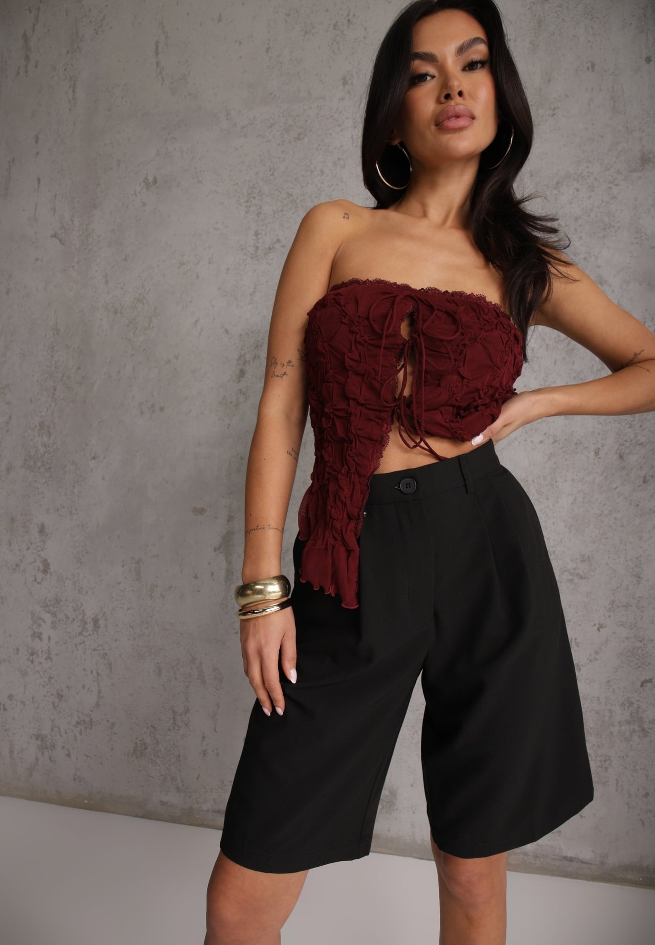 Pantaloni scurți Negri cu croială tip costum, High Waist, cu adaos de viscoză Mavvia