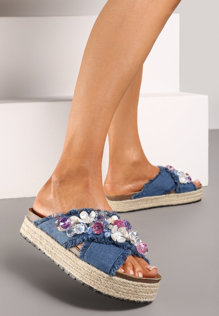 Papuci Albaștri pe Platformă în Stil Boho cu Aplicații și Împletitură Rissona